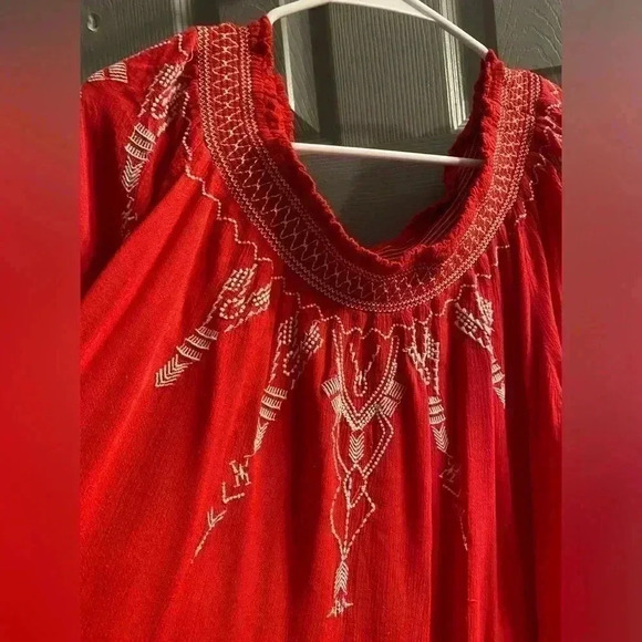 Terre Bleue Women’s Embroidered Peasant top in Racing Red with white design XXL - Picture 2 of 6